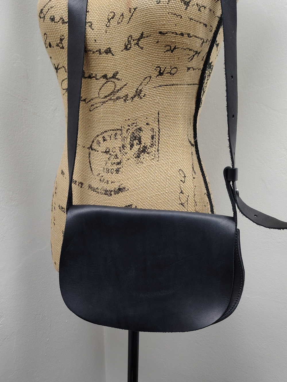 Urban Southern Classic Half Moon Black Leather Crossbody Bag Purse Minimalist